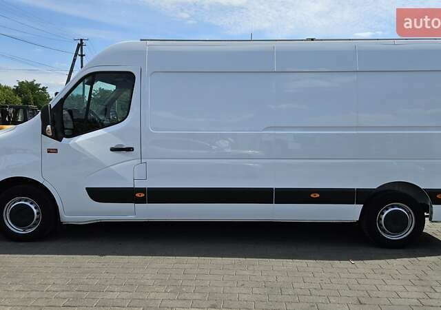 Белый Рено Мастер, объемом двигателя 2.3 л и пробегом 296 тыс. км за 25550 $, фото 3 на Automoto.ua