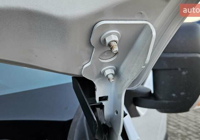 Белый Рено Мастер, объемом двигателя 2.3 л и пробегом 239 тыс. км за 24700 $, фото 52 на Automoto.ua