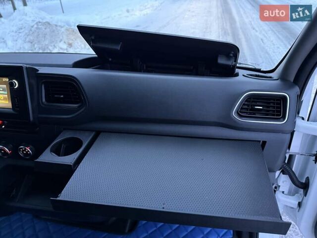 Белый Рено Мастер, объемом двигателя 2.3 л и пробегом 297 тыс. км за 25900 $, фото 63 на Automoto.ua