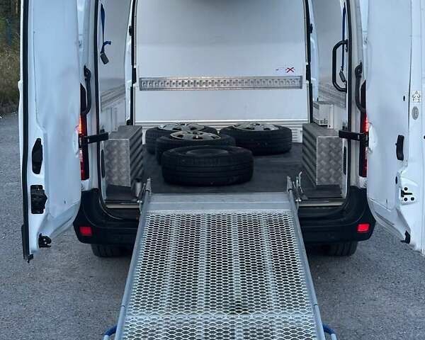 Белый Рено Мастер, объемом двигателя 2.3 л и пробегом 155 тыс. км за 27325 $, фото 11 на Automoto.ua