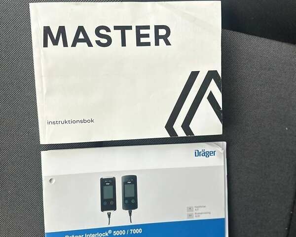 Белый Рено Мастер, объемом двигателя 2.3 л и пробегом 155 тыс. км за 27325 $, фото 26 на Automoto.ua