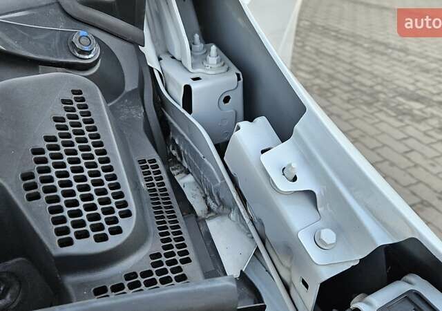 Белый Рено Мастер, объемом двигателя 2.3 л и пробегом 239 тыс. км за 24700 $, фото 51 на Automoto.ua