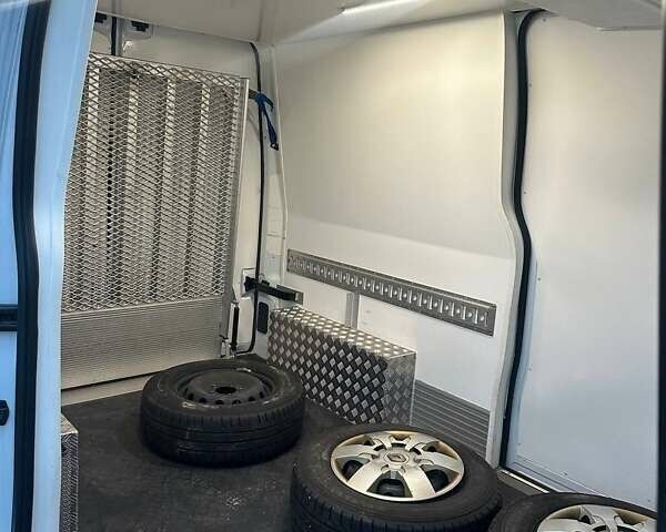 Белый Рено Мастер, объемом двигателя 2.3 л и пробегом 155 тыс. км за 27325 $, фото 14 на Automoto.ua