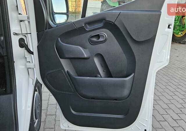 Белый Рено Мастер, объемом двигателя 2.3 л и пробегом 239 тыс. км за 24700 $, фото 31 на Automoto.ua