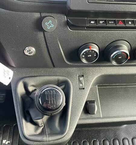 Белый Рено Мастер, объемом двигателя 2.3 л и пробегом 260 тыс. км за 28500 $, фото 18 на Automoto.ua