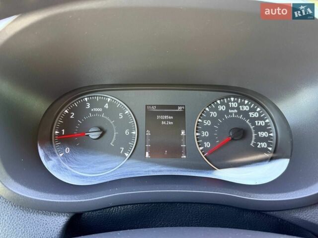 Белый Рено Мастер, объемом двигателя 2.3 л и пробегом 310 тыс. км за 27999 $, фото 89 на Automoto.ua