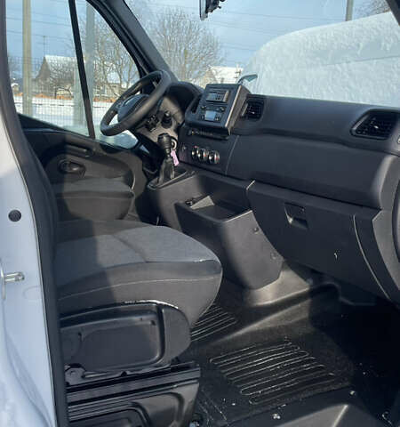 Белый Рено Мастер, объемом двигателя 2.3 л и пробегом 260 тыс. км за 28500 $, фото 8 на Automoto.ua