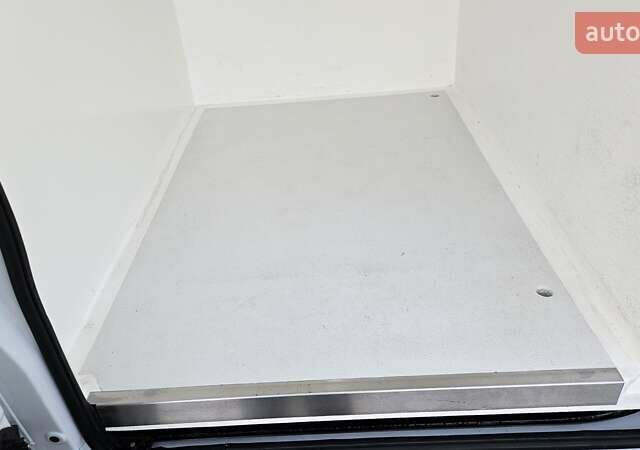 Белый Рено Мастер, объемом двигателя 2.3 л и пробегом 239 тыс. км за 24700 $, фото 36 на Automoto.ua