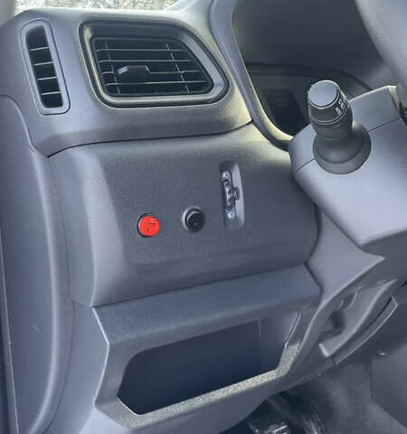 Белый Рено Мастер, объемом двигателя 2.3 л и пробегом 260 тыс. км за 28500 $, фото 14 на Automoto.ua