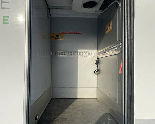 Белый Рено Мастер, объемом двигателя 2.3 л и пробегом 260 тыс. км за 28500 $, фото 30 на Automoto.ua