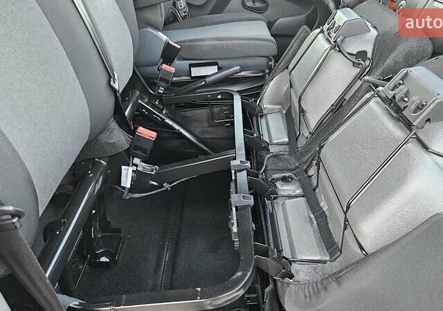 Белый Рено Мастер, объемом двигателя 2.3 л и пробегом 239 тыс. км за 24700 $, фото 29 на Automoto.ua