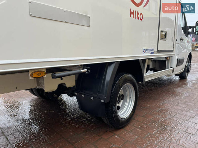 Белый Рено Мастер, объемом двигателя 2.3 л и пробегом 184 тыс. км за 29700 $, фото 40 на Automoto.ua