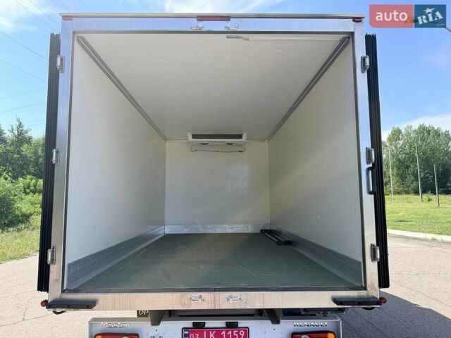 Белый Рено Мастер, объемом двигателя 2.3 л и пробегом 310 тыс. км за 27999 $, фото 38 на Automoto.ua