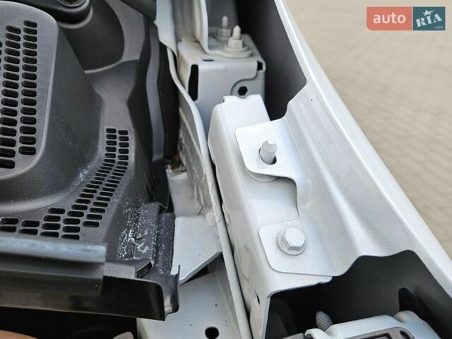 Белый Рено Мастер, объемом двигателя 2.3 л и пробегом 233 тыс. км за 25300 $, фото 63 на Automoto.ua