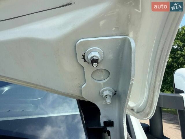 Белый Рено Мастер, объемом двигателя 2.3 л и пробегом 310 тыс. км за 27999 $, фото 70 на Automoto.ua