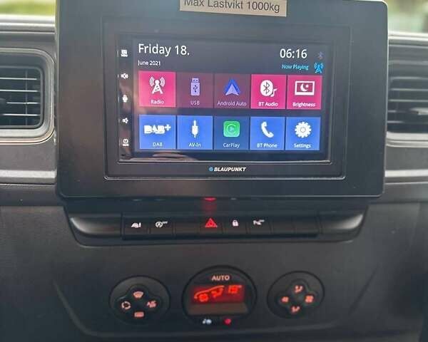 Белый Рено Мастер, объемом двигателя 2.3 л и пробегом 155 тыс. км за 27325 $, фото 29 на Automoto.ua