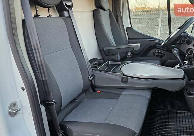 Белый Рено Мастер, объемом двигателя 2.3 л и пробегом 239 тыс. км за 24700 $, фото 30 на Automoto.ua