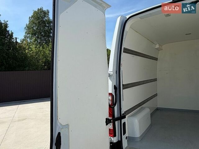 Белый Рено Мастер, объемом двигателя 2.3 л и пробегом 180 тыс. км за 25500 $, фото 16 на Automoto.ua