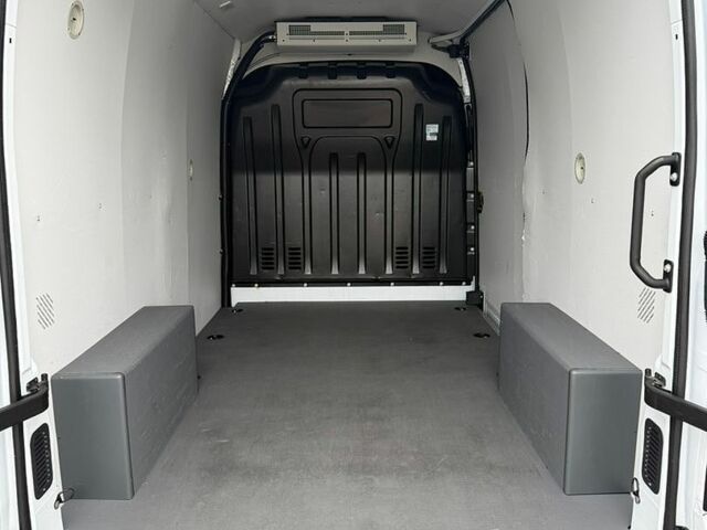 Белый Рено Мастер, объемом двигателя 2.3 л и пробегом 269 тыс. км за 21800 $, фото 18 на Automoto.ua