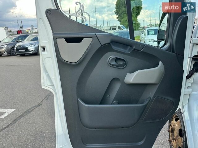 Белый Рено Мастер, объемом двигателя 2.3 л и пробегом 160 тыс. км за 12500 $, фото 8 на Automoto.ua
