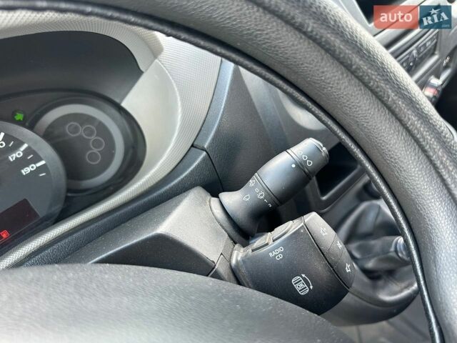 Белый Рено Мастер, объемом двигателя 2.3 л и пробегом 160 тыс. км за 12500 $, фото 14 на Automoto.ua