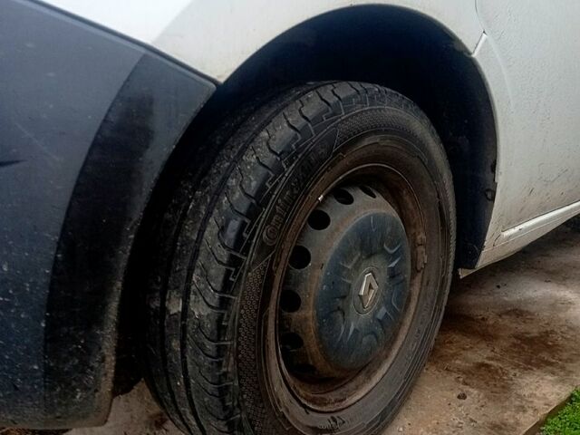 Белый Рено Мастер, объемом двигателя 2.3 л и пробегом 0 тыс. км за 12000 $, фото 4 на Automoto.ua