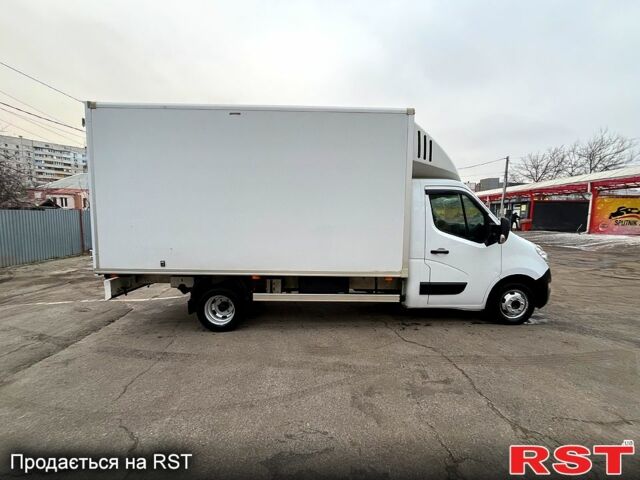 Белый Рено Мастер, объемом двигателя 2.3 л и пробегом 230 тыс. км за 17500 $, фото 4 на Automoto.ua