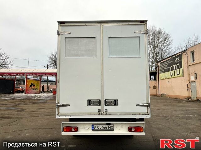 Белый Рено Мастер, объемом двигателя 2.3 л и пробегом 230 тыс. км за 17500 $, фото 5 на Automoto.ua