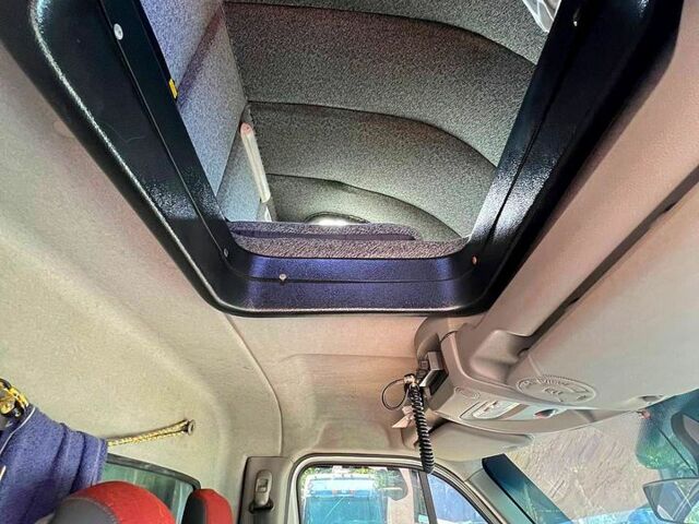 Белый Рено Мастер, объемом двигателя 2.3 л и пробегом 42000 тыс. км за 13500 $, фото 5 на Automoto.ua