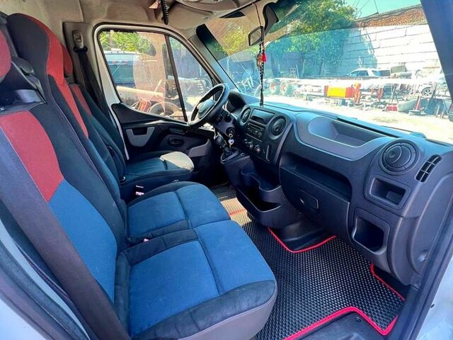 Белый Рено Мастер, объемом двигателя 2.3 л и пробегом 42000 тыс. км за 13500 $, фото 3 на Automoto.ua