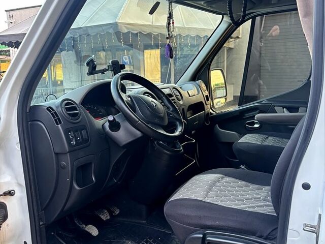 Белый Рено Мастер, объемом двигателя 2.3 л и пробегом 815 тыс. км за 11800 $, фото 9 на Automoto.ua