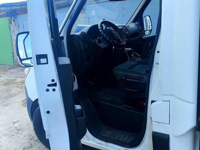 Білий Рено Мастєр, об'ємом двигуна 2.3 л та пробігом 600 тис. км за 11700 $, фото 2 на Automoto.ua