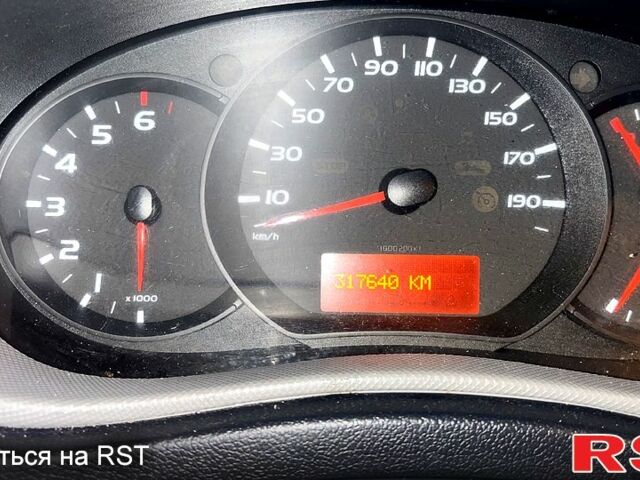 Белый Рено Мастер, объемом двигателя 2.3 л и пробегом 317 тыс. км за 12000 $, фото 5 на Automoto.ua