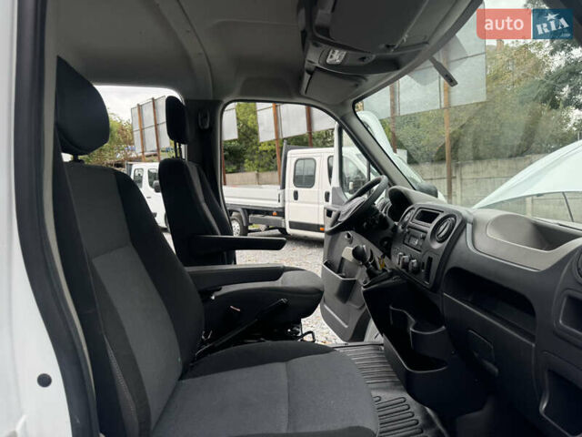 Белый Рено Мастер, объемом двигателя 2.3 л и пробегом 135 тыс. км за 25900 $, фото 28 на Automoto.ua