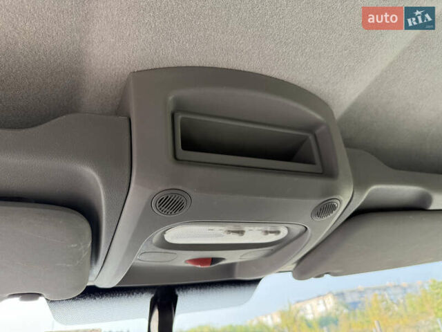 Белый Рено Мастер, объемом двигателя 2.3 л и пробегом 118 тыс. км за 23900 $, фото 43 на Automoto.ua