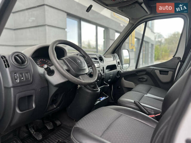 Белый Рено Мастер, объемом двигателя 2.3 л и пробегом 650 тыс. км за 11700 $, фото 16 на Automoto.ua
