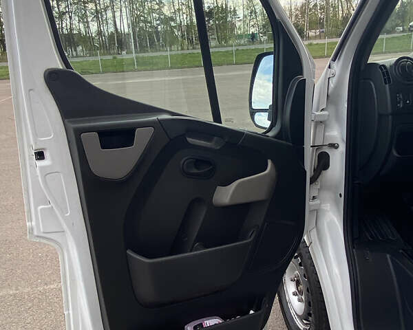 Рено Мастєр 2014 у Ковель на Automoto.ua Білий Рено Мастєр, об'ємом двигуна 2.3 л та пробігом 860 тис. км за 12000 $, фото 9 на Automoto.ua