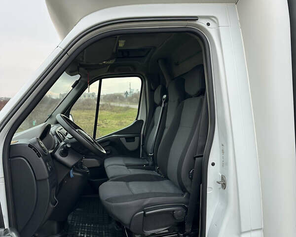 Білий Рено Мастєр, об'ємом двигуна 2.3 л та пробігом 572 тис. км за 18000 $, фото 7 на Automoto.ua