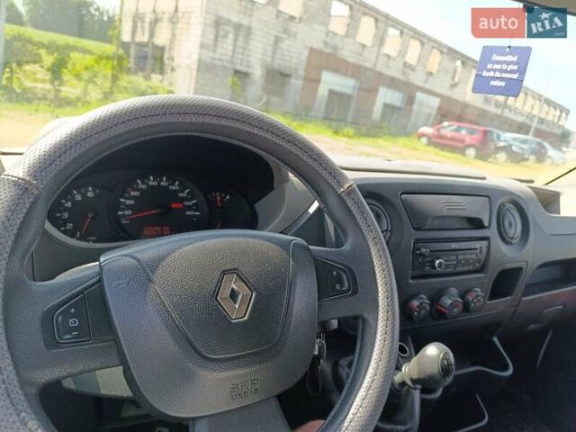 Белый Рено Мастер, объемом двигателя 2.3 л и пробегом 374 тыс. км за 12500 $, фото 5 на Automoto.ua