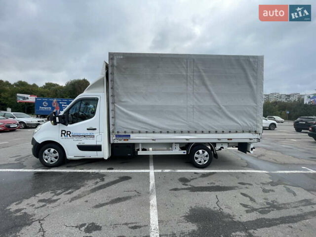 Белый Рено Мастер, объемом двигателя 2.3 л и пробегом 420 тыс. км за 12950 $, фото 2 на Automoto.ua