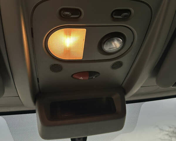 Білий Рено Мастєр, об'ємом двигуна 2.3 л та пробігом 572 тис. км за 18000 $, фото 13 на Automoto.ua