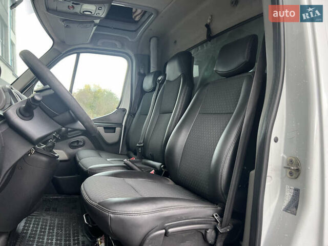 Белый Рено Мастер, объемом двигателя 2.3 л и пробегом 650 тыс. км за 11700 $, фото 13 на Automoto.ua