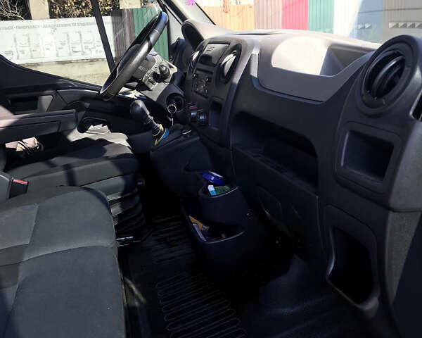 Белый Рено Мастер, объемом двигателя 2.3 л и пробегом 320 тыс. км за 13000 $, фото 8 на Automoto.ua