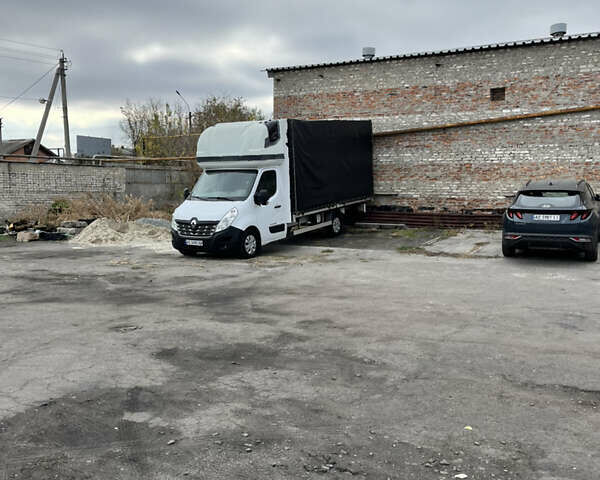 Белый Рено Мастер, объемом двигателя 2.3 л и пробегом 601 тыс. км за 14500 $, фото 2 на Automoto.ua