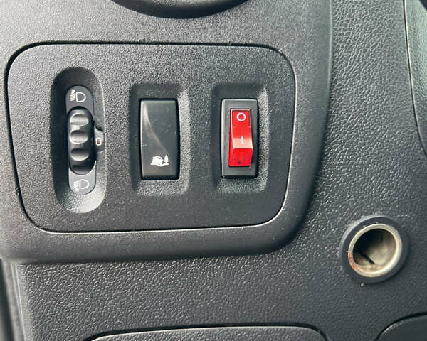 Білий Рено Мастєр, об'ємом двигуна 2.3 л та пробігом 480 тис. км за 12200 $, фото 26 на Automoto.ua