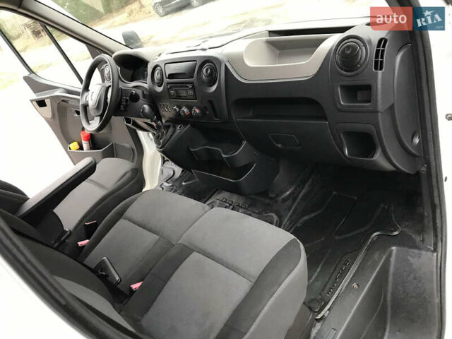Белый Рено Мастер, объемом двигателя 2.3 л и пробегом 275 тыс. км за 14500 $, фото 33 на Automoto.ua
