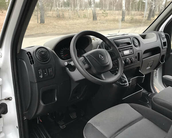 Белый Рено Мастер, объемом двигателя 2.3 л и пробегом 275 тыс. км за 14500 $, фото 23 на Automoto.ua