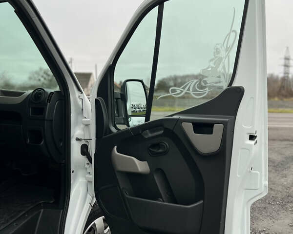 Білий Рено Мастєр, об'ємом двигуна 2.3 л та пробігом 480 тис. км за 12200 $, фото 35 на Automoto.ua