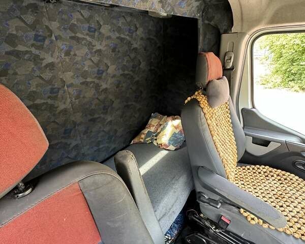 Белый Рено Мастер, объемом двигателя 2.3 л и пробегом 387 тыс. км за 12500 $, фото 11 на Automoto.ua