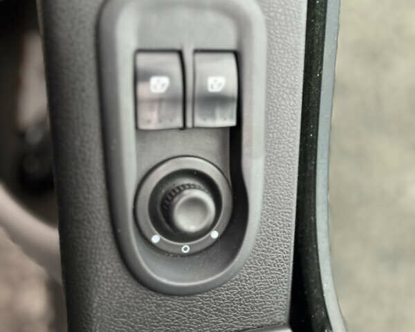 Білий Рено Мастєр, об'ємом двигуна 2.3 л та пробігом 480 тис. км за 12200 $, фото 27 на Automoto.ua